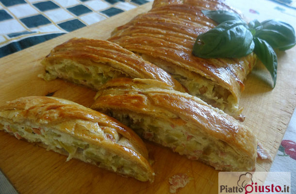 Treccia di sfoglia integrale con zucchine,stracchino e speck