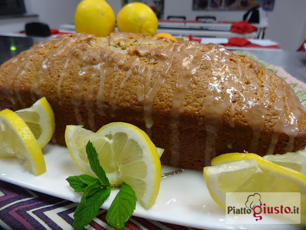 Plumcake al limone glassato